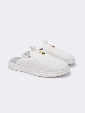 Jolie x Lusso Cloud: LIKE WALKING ON WATER Pelli Slide